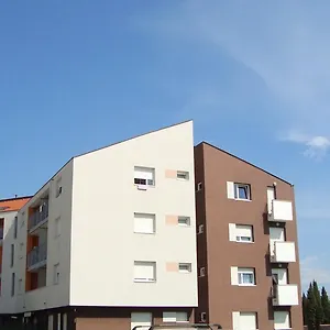  Apartment Lela